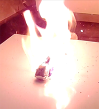 リチウムイオン電池の発火の様子